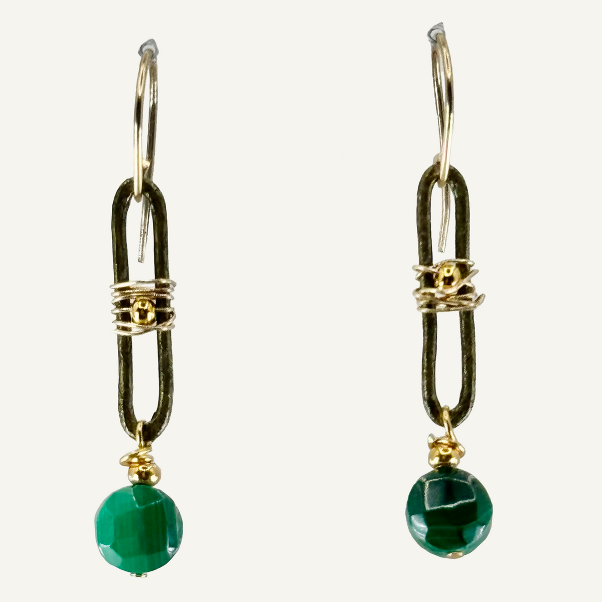 Elongated decorative ovals with malachite