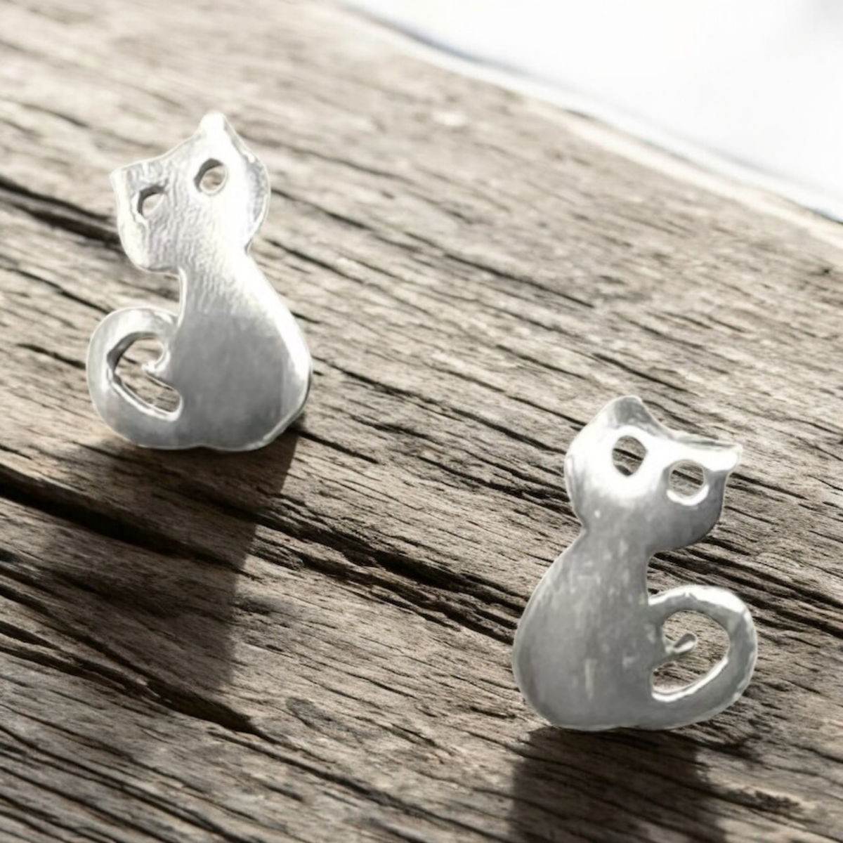 Sterling deco cat stud earrings